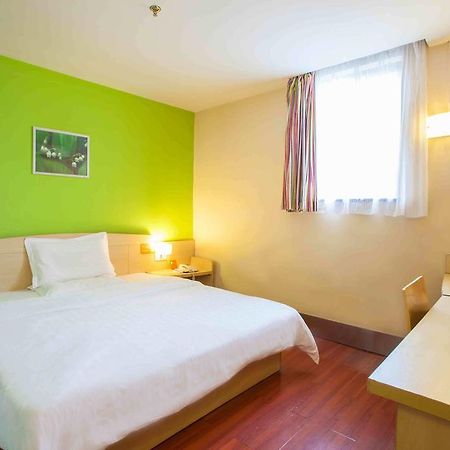 7Days Inn Foshan Qiandeng Lake Nangui Road Subway Station Rom bilde