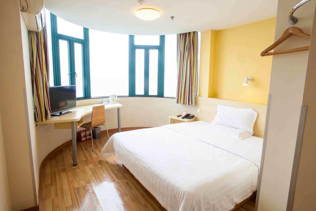 7Days Inn Foshan Qiandeng Lake Nangui Road Subway Station Rom bilde