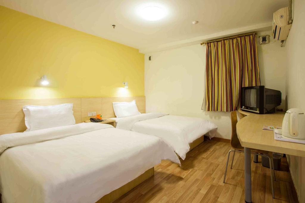 7Days Inn Foshan Qiandeng Lake Nangui Road Subway Station Rom bilde