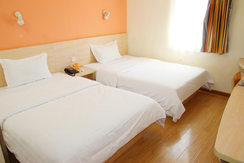 7Days Inn Foshan Qiandeng Lake Nangui Road Subway Station Eksteriør bilde