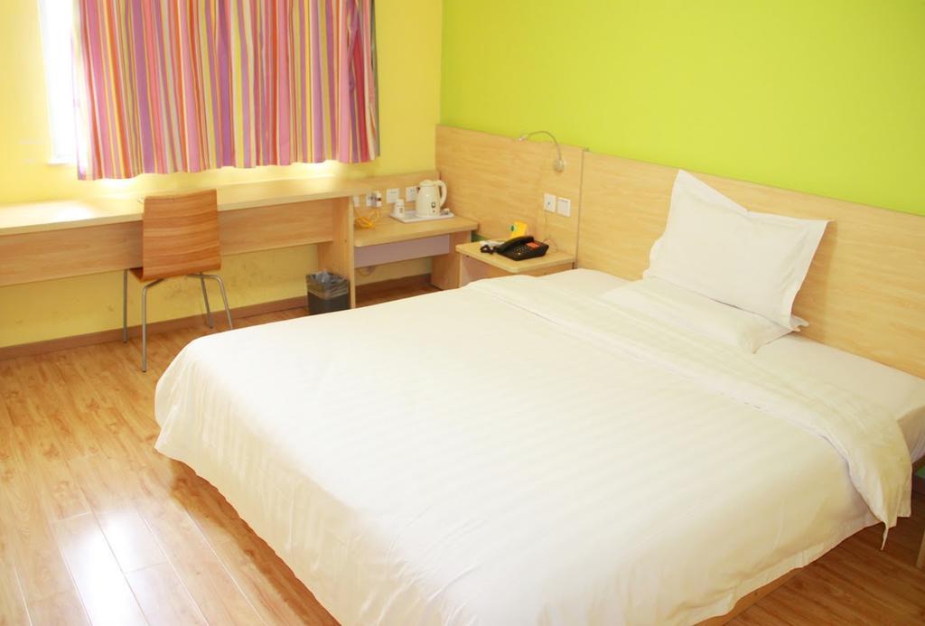 7Days Inn Foshan Qiandeng Lake Nangui Road Subway Station Eksteriør bilde